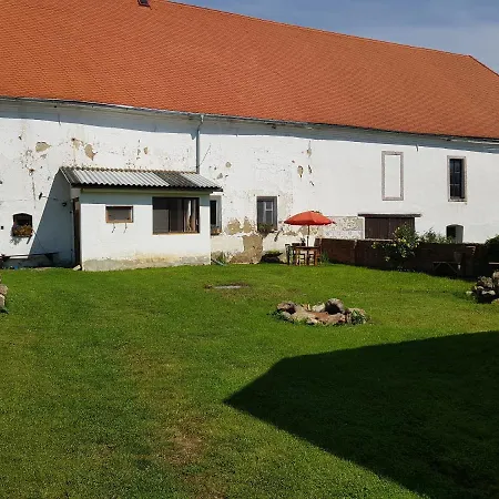 Tvrz Appartement Ceprovice
